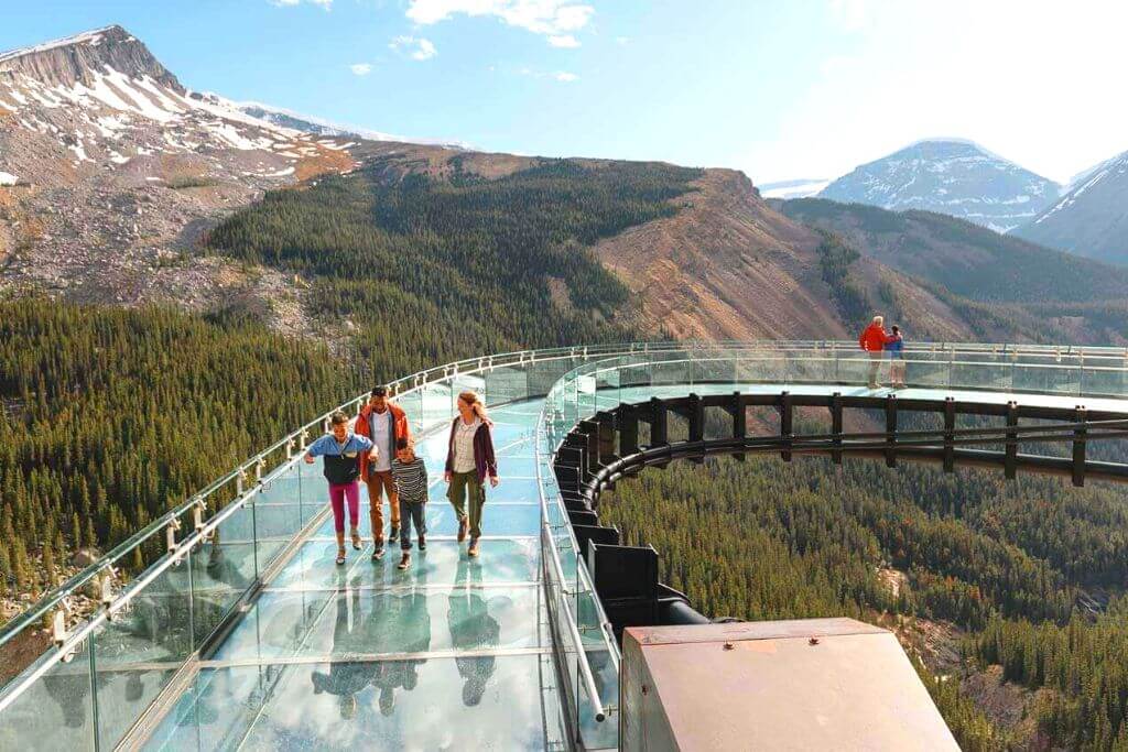 Skywalk-at-Columbia-Icefield