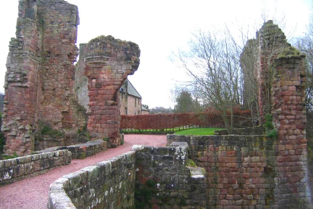 Rosslyn-Castle 