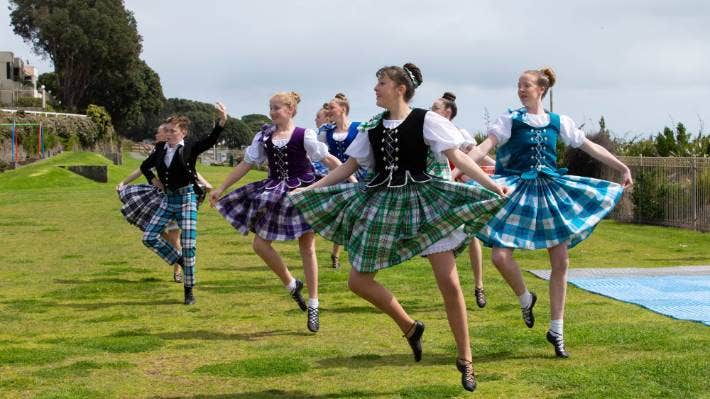 scotland dancing