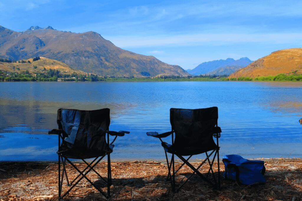 Picnic-At-Lake-Hayes-cheap-activities-queenstown