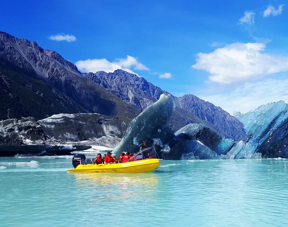Glacier-Kayaking