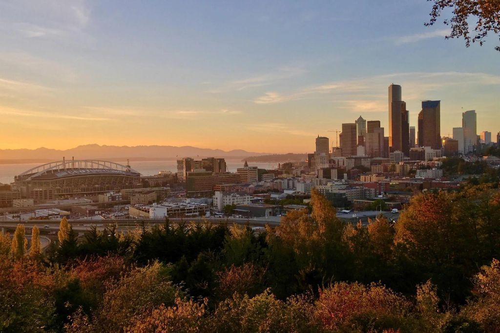seattle-sunset-view-from-dr-jose-rizal-park