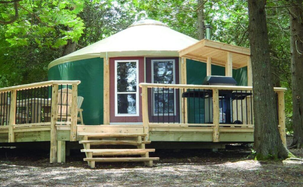 yurt-Camping In-Bruce-Peninsula-National-Park