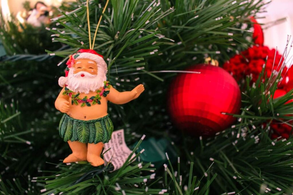 Hawaii-Christmas-ornaments