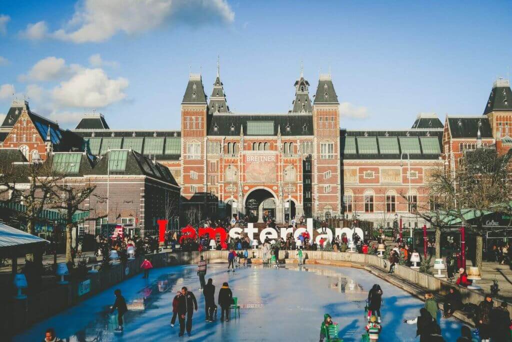 ice-village-Christmas-market-amsterdam