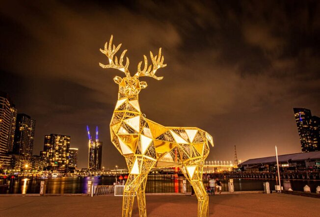 golden-reindeer
