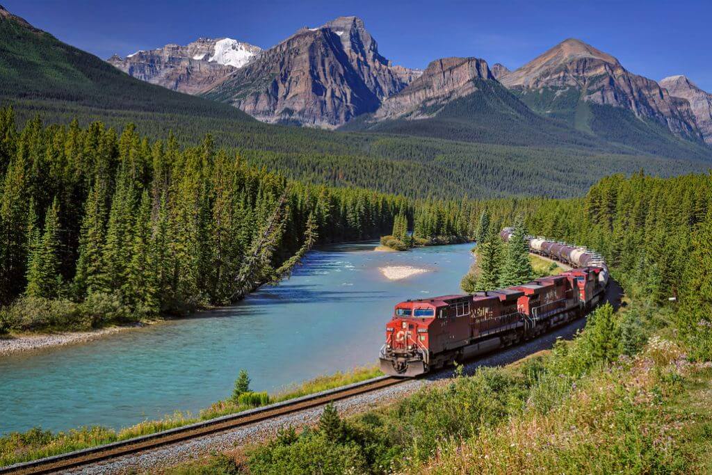 Canadian-train