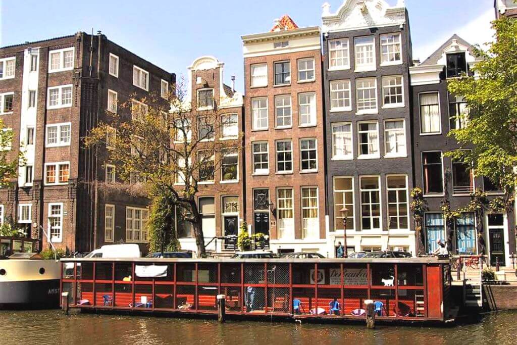 cat-boat-amsterdam