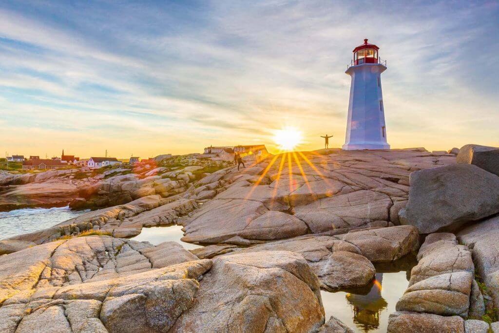 Peggy-Cove-point-lighthouse