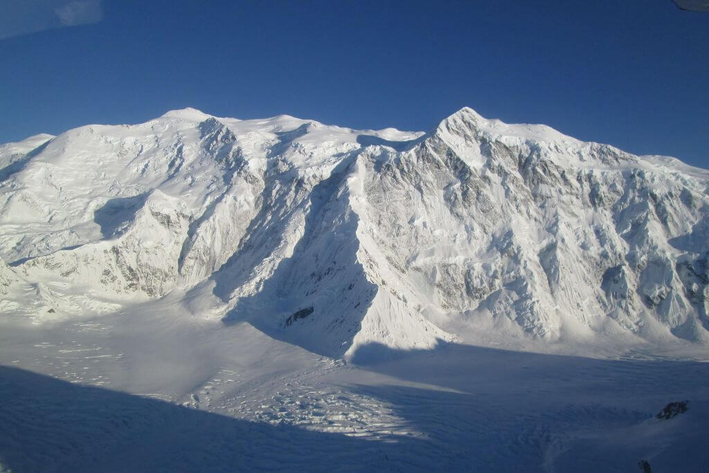 highest-peak-in-canada