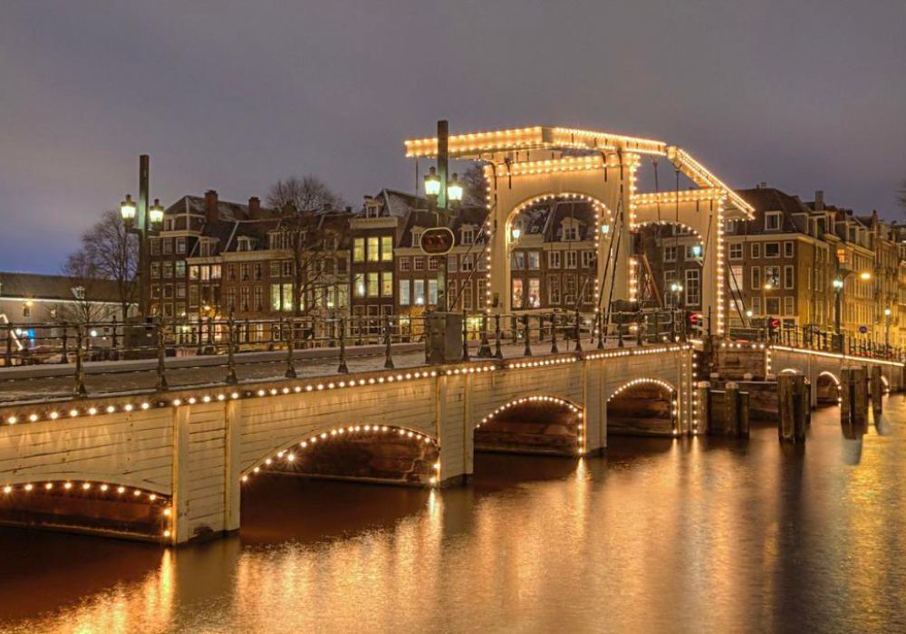 Amsterdam-Old-Town-Magere-Brug