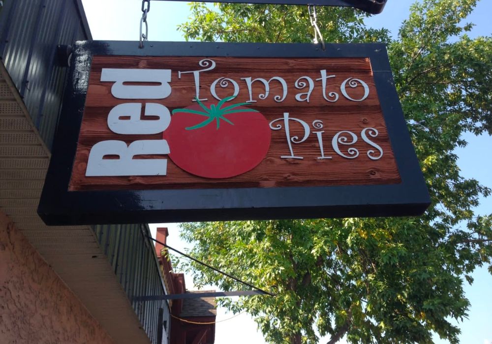 red-tomato-pies-golden-bc-restaurants