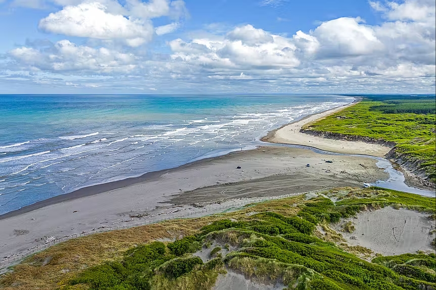 Himatangi-Beach-best-attraction-places-of-interest-in-palmerston-north