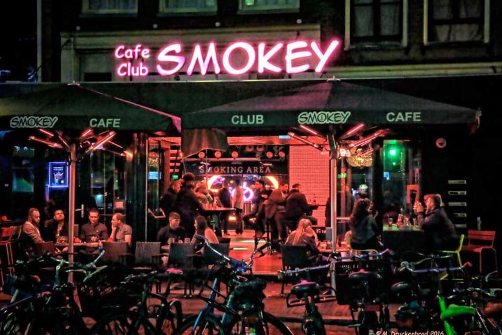 Club-Smokey