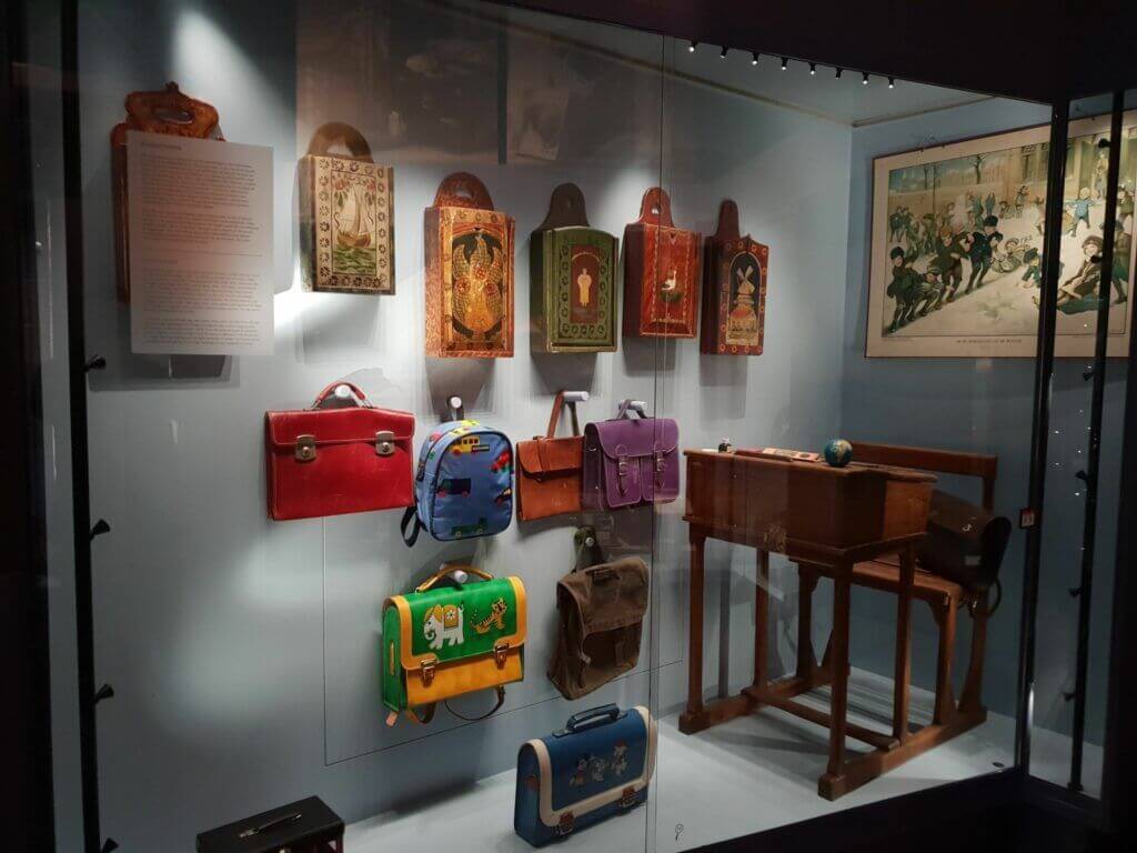 Museum-of-Bags-and-Purses