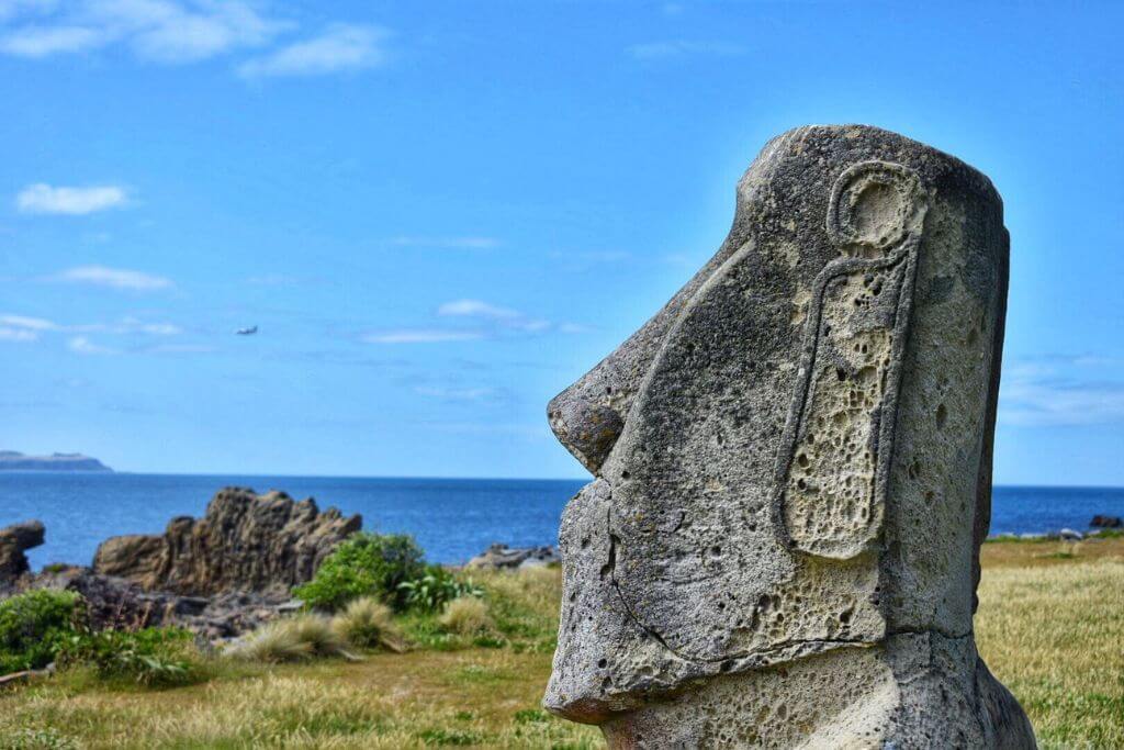 Easter-Island-Statue