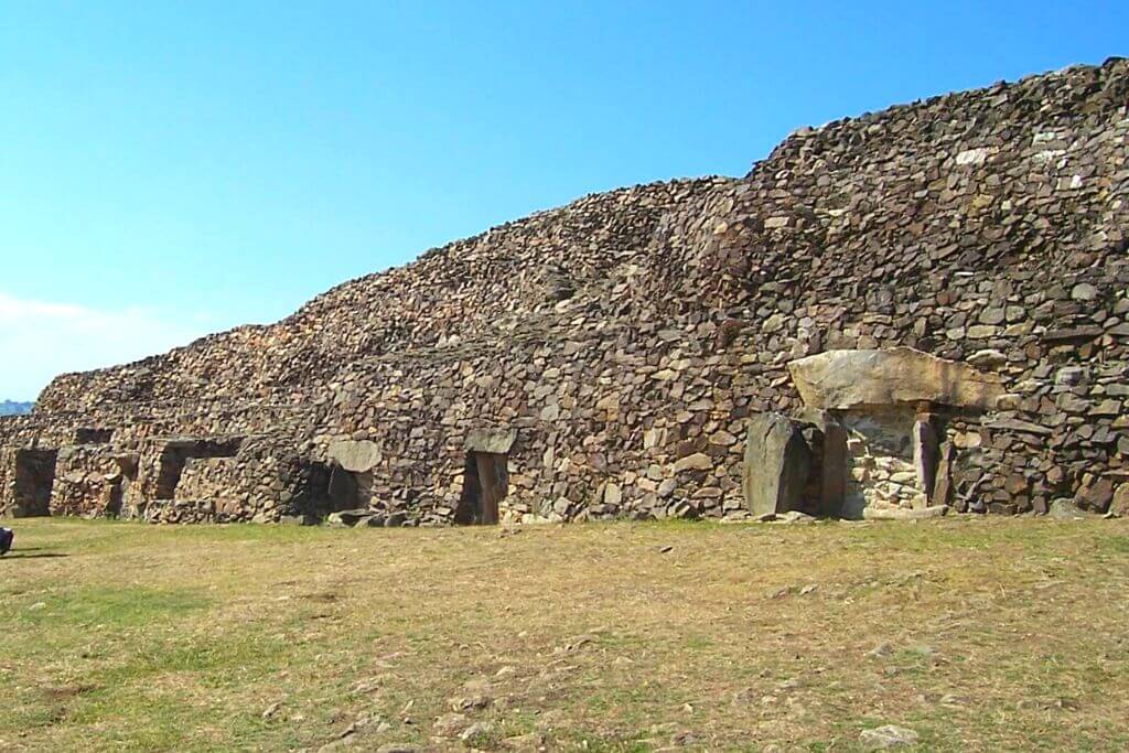 The-Cairn-of-Barnenez