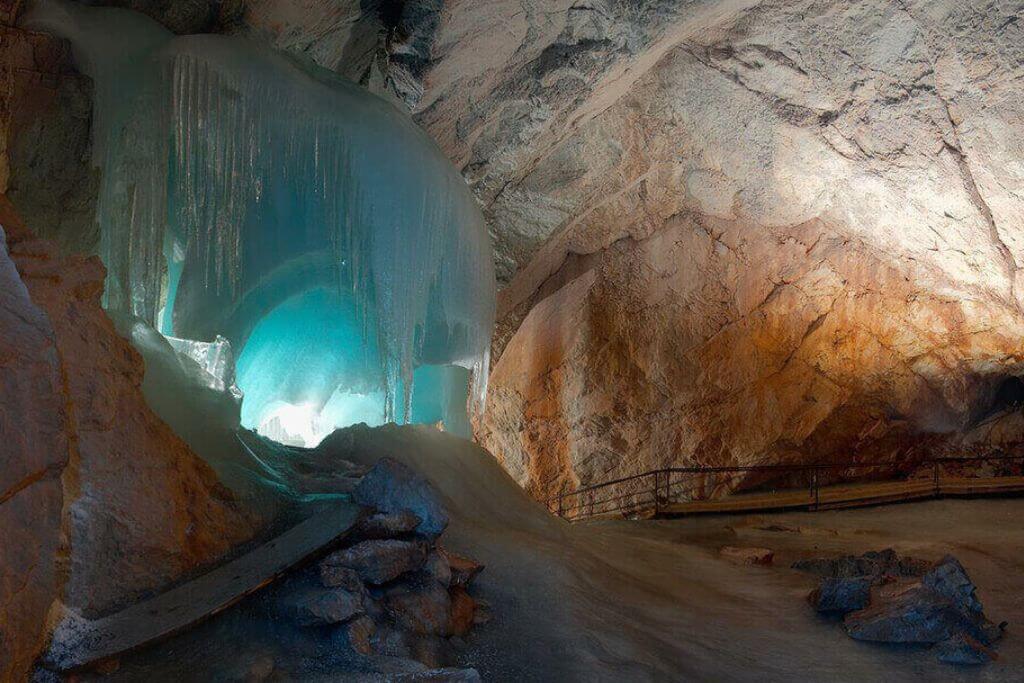 Ice-cave-Eisriesenwelt